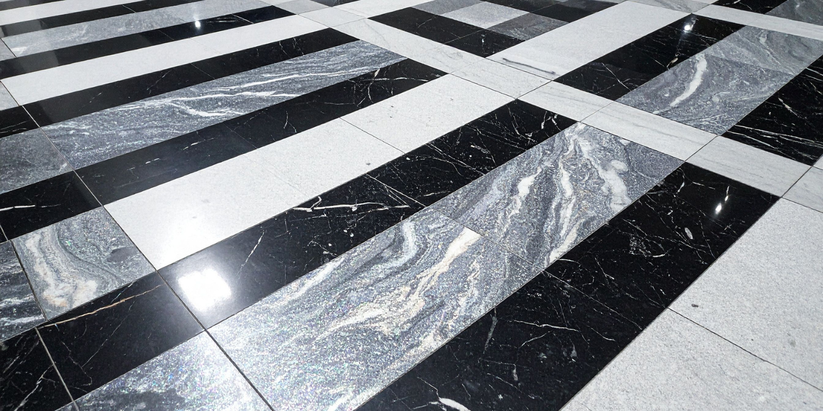 Montaj profesional gresie  și faianță pentru terase,  spații comerciale și industriale realizat de Alex Ceramo Expert